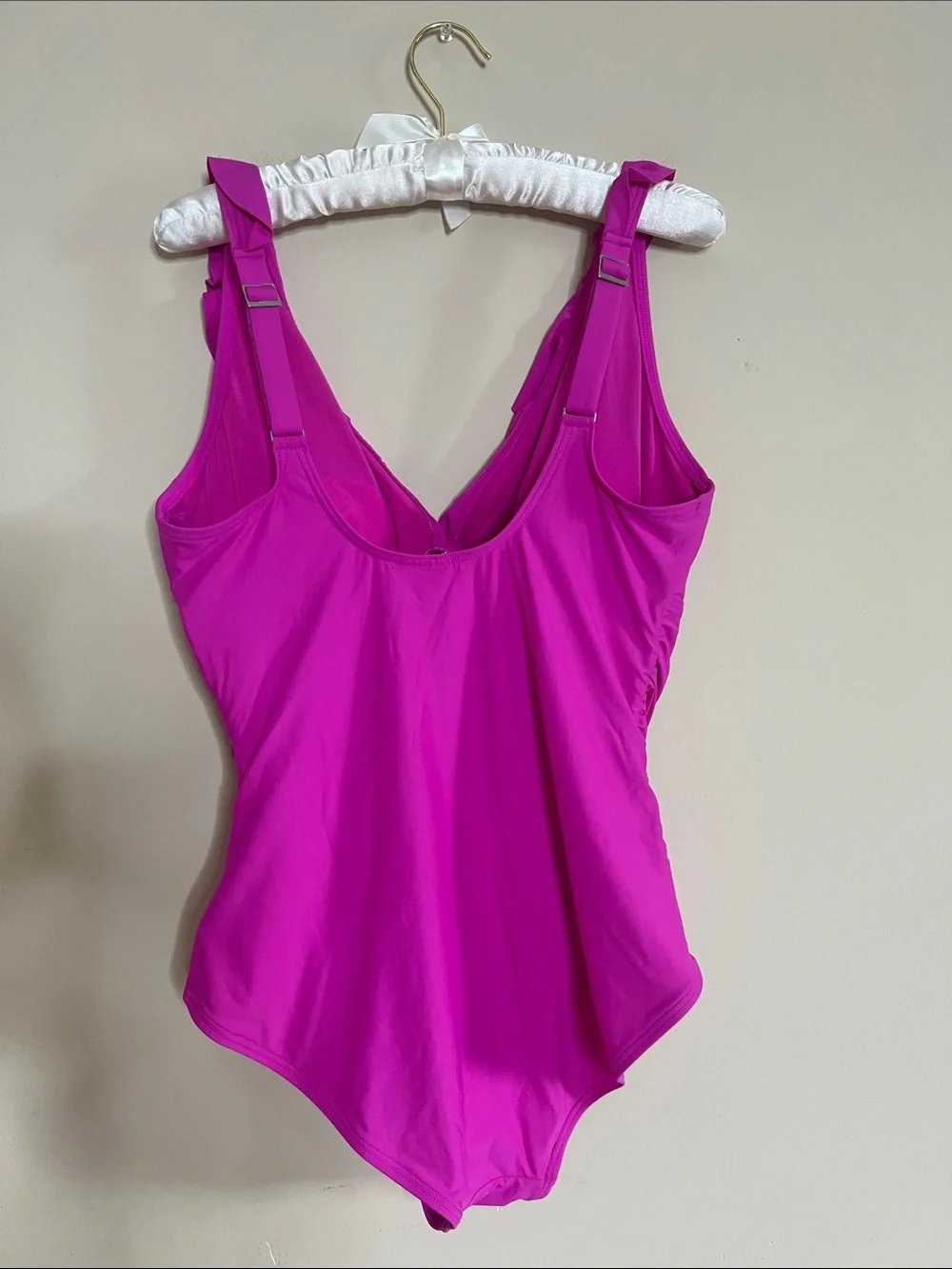 💋⛱️🌊🍉DKNY Ruffled Magenta One-Piece Swimsuit - Picture 5 of 7